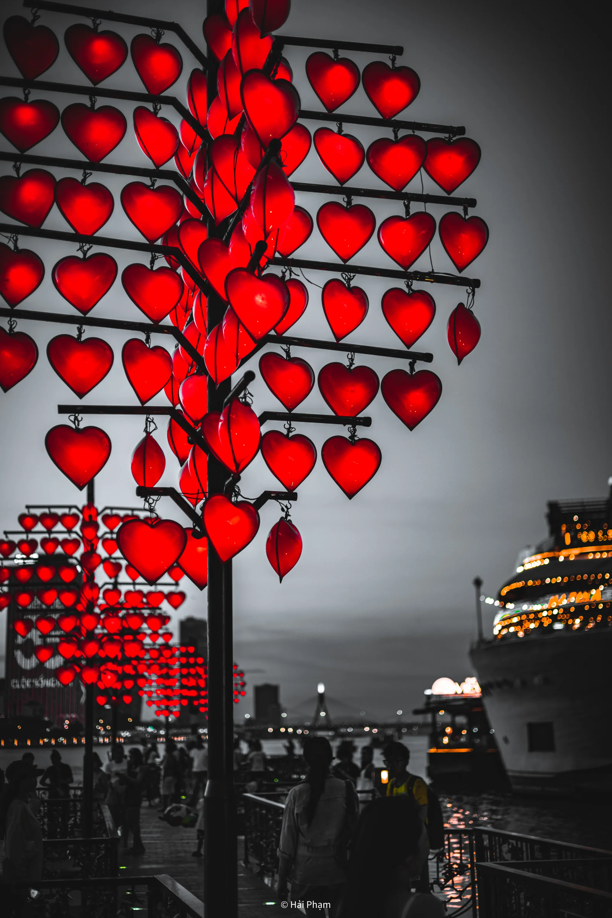 Pray for love in Da Nang